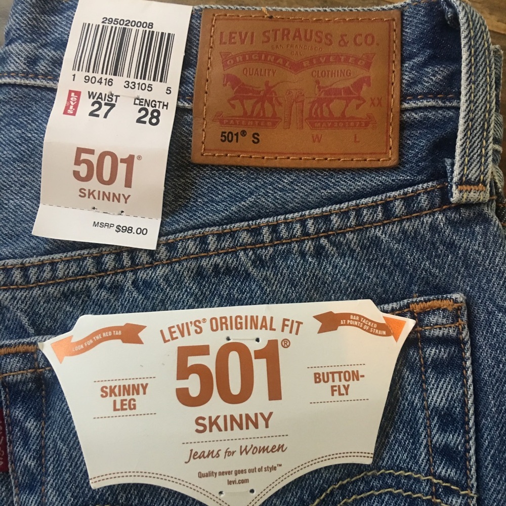 Women’s Levi Jeans